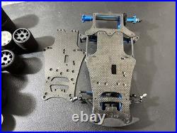 Pièces détachées 1/12 Racing Yokomo R12 avec de nombreux pneus d'occasion